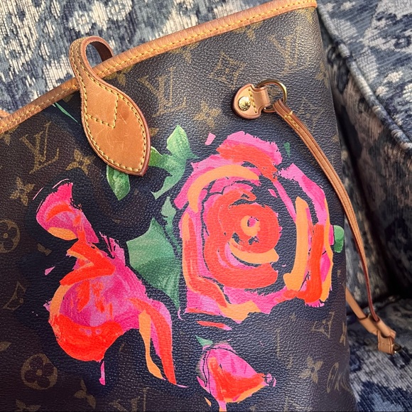 Louis Vuitton Roses Neverfull MM - Picture 3 of 16